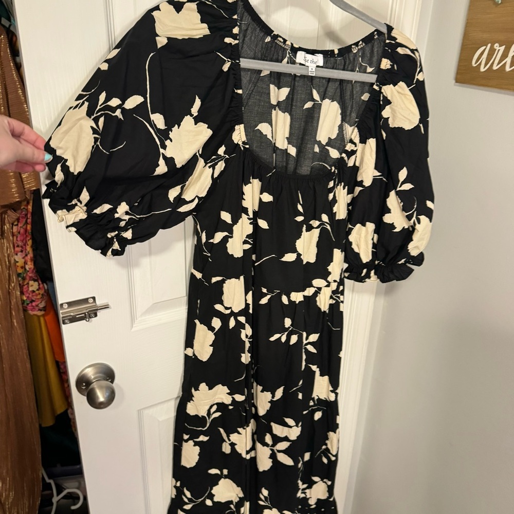 Black and white maxi dress with pockets